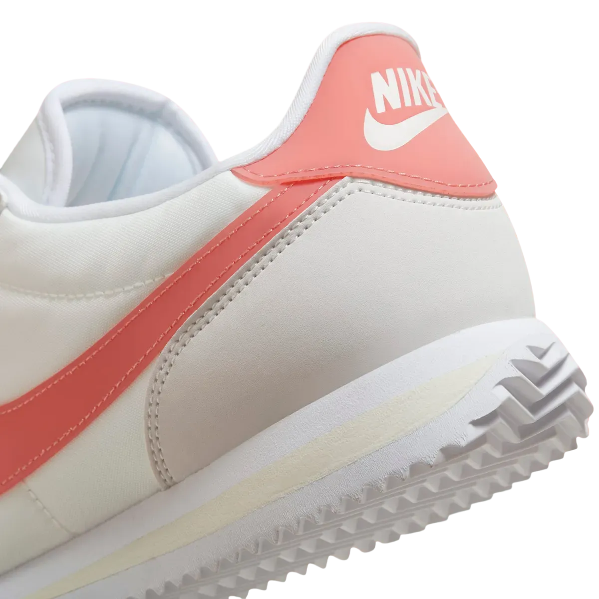 nike wmns cortez sail pink 5