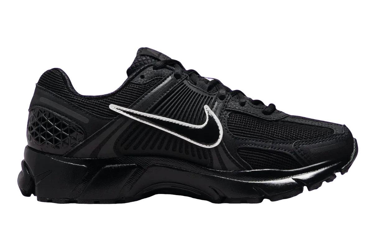 nike zoom vomero 5 black white 2