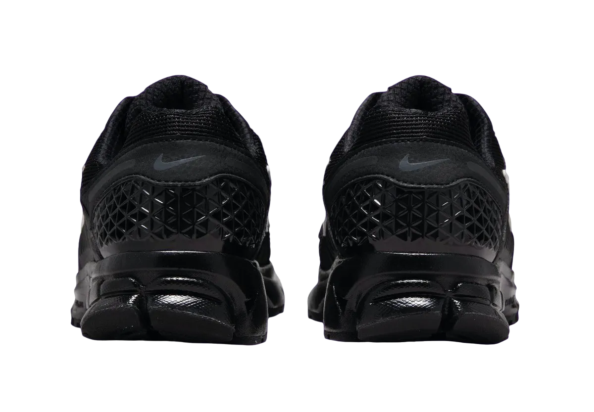 nike zoom vomero 5 black white 4