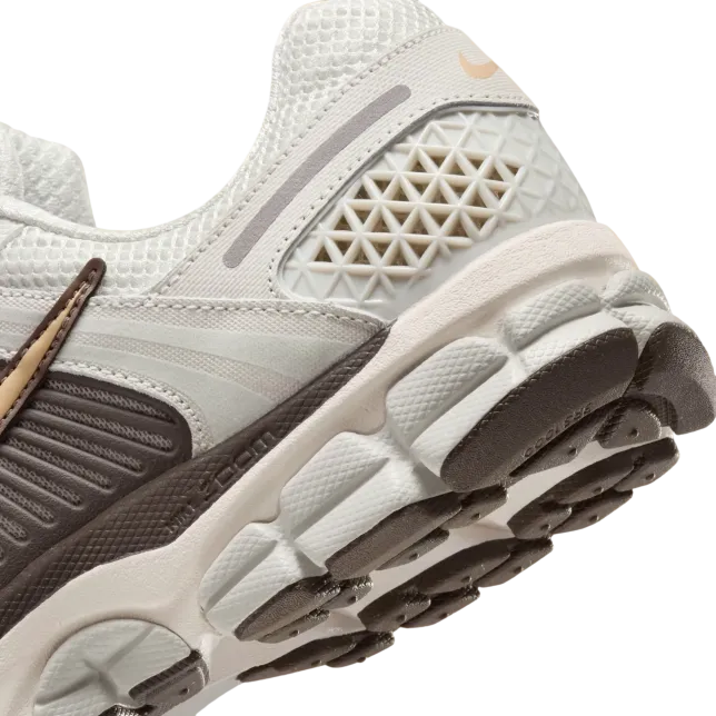 nike zoom vomero 5 light bone ironstone 6