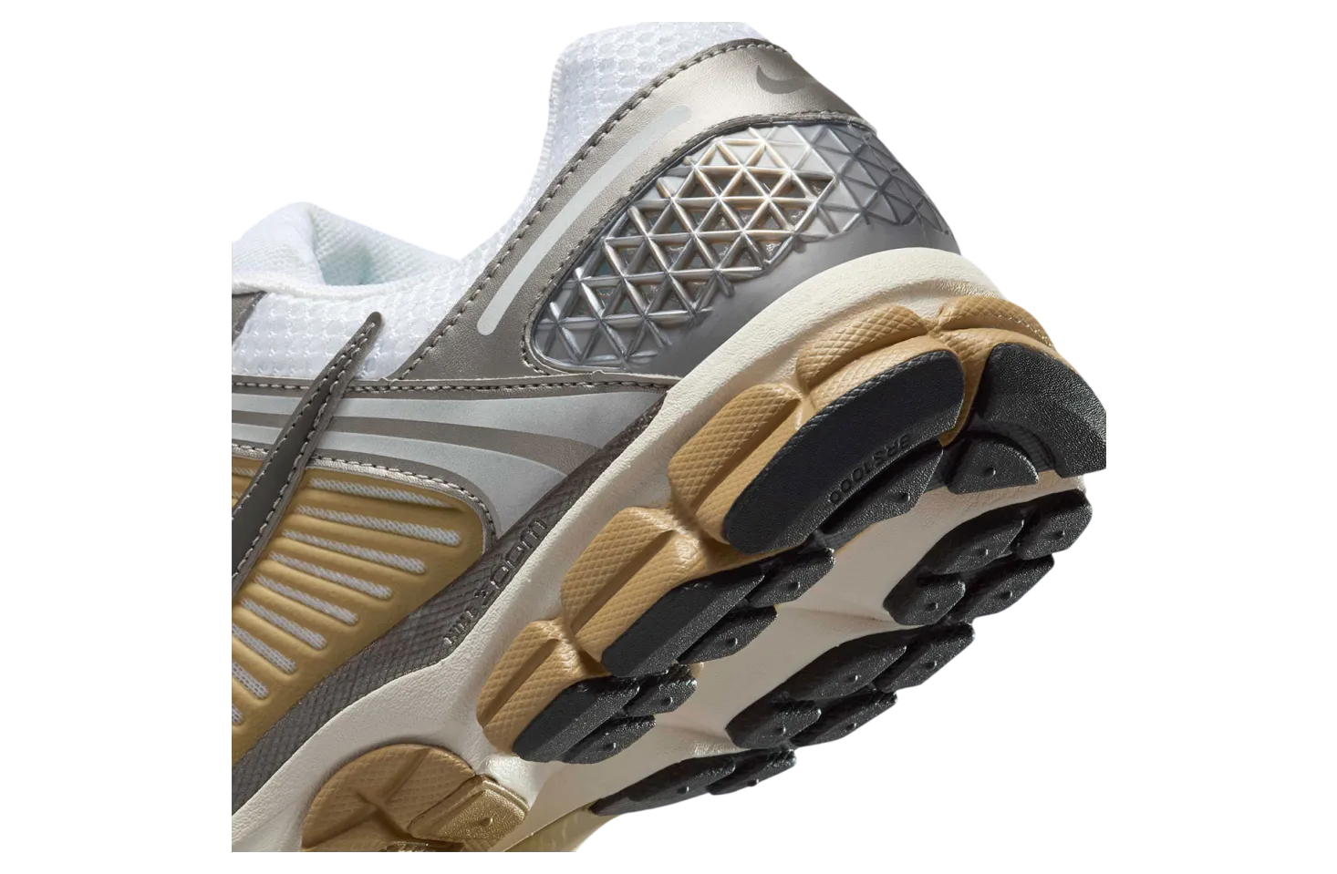 nike zoom vomero 5 metallic pewter parachute beige 5