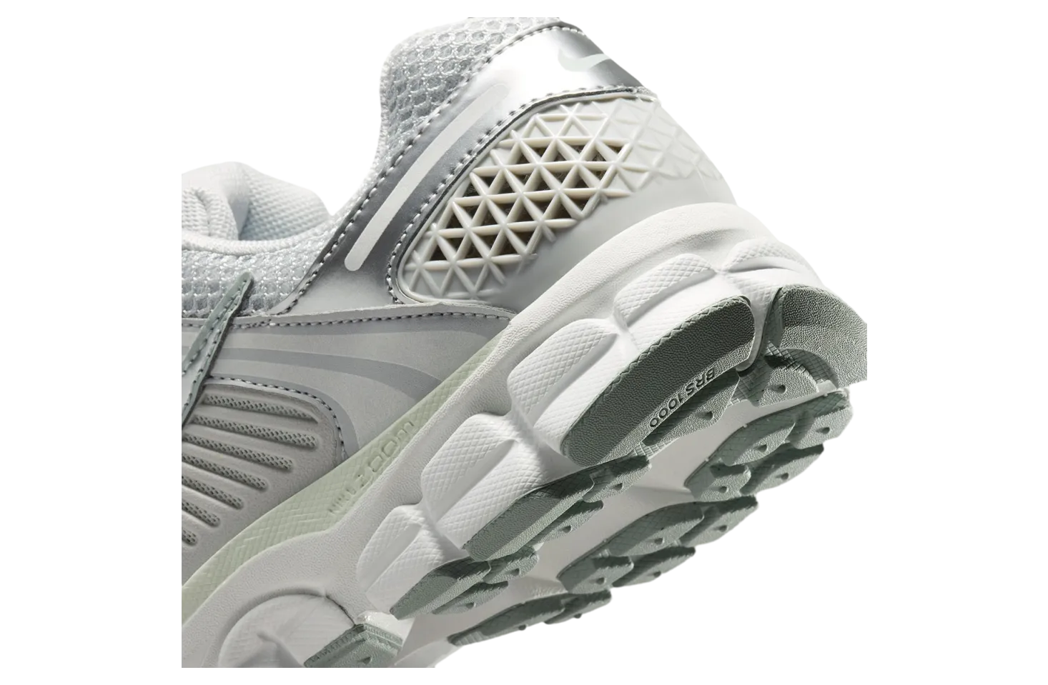 nike zoom vomero 5 wmns grey fog white 6