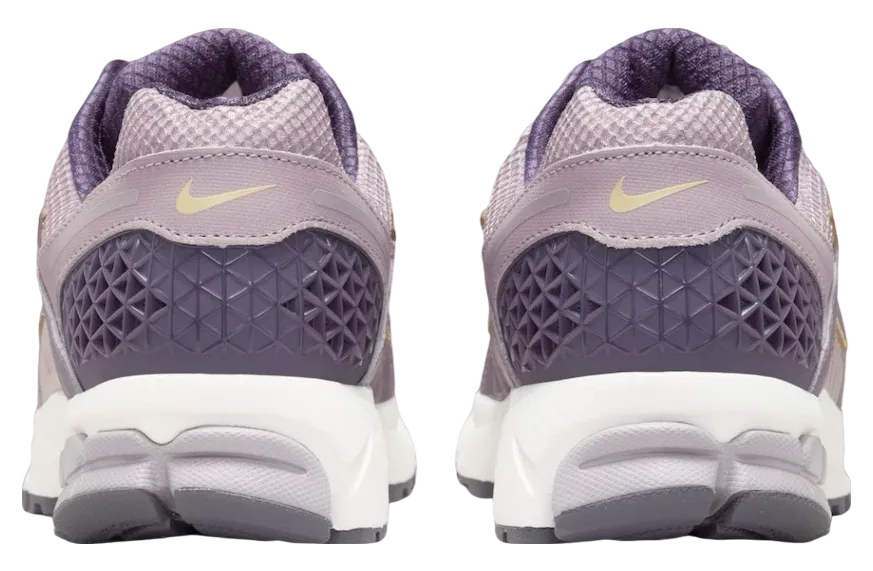 nike zoom vomero 5 wmns platinum violet 2