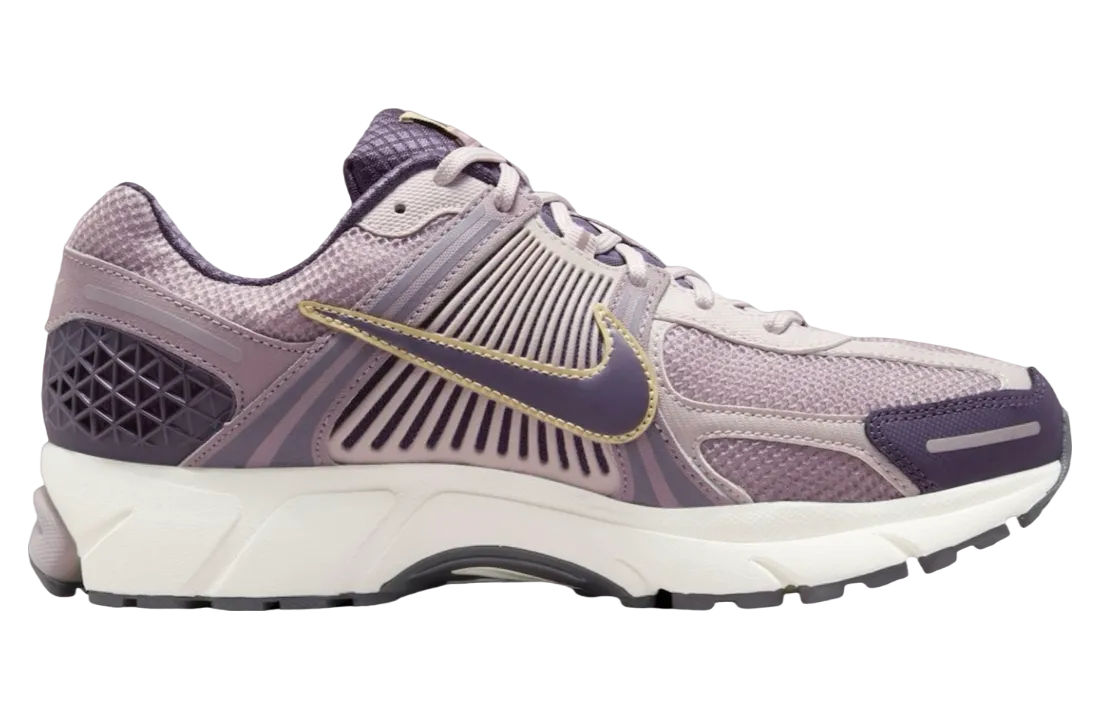 nike zoom vomero 5 wmns platinum violet 3