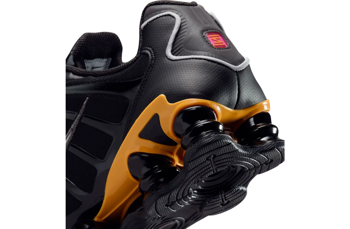 nikes shox tl black varsity maize 6