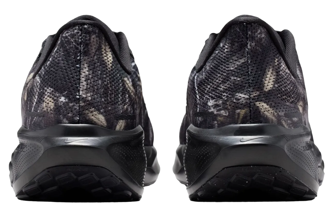realtree camo lands on the nike pegasus 41dark smoke grey metallic dark grey 2