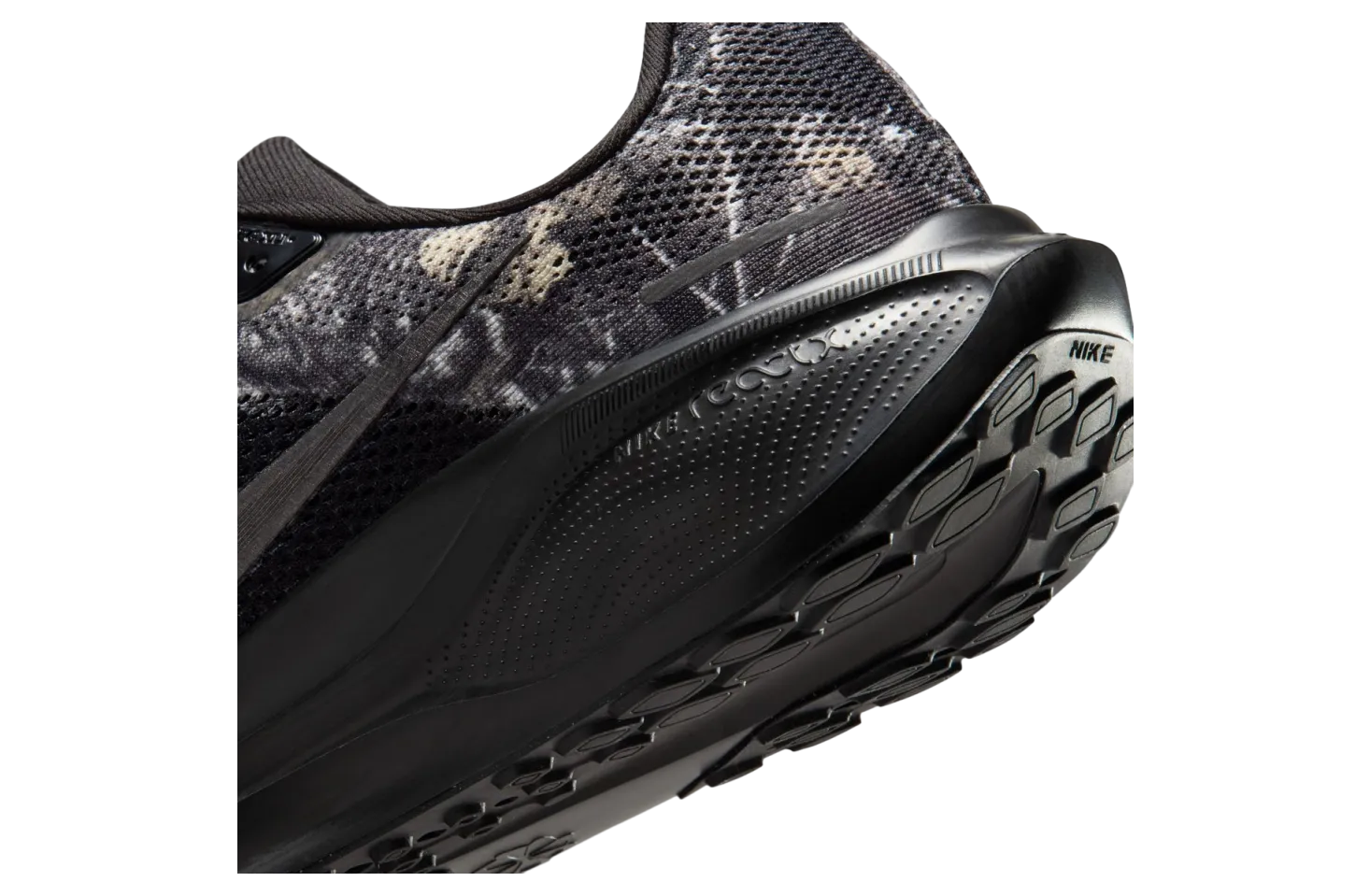 realtree camo lands on the nike pegasus 41dark smoke grey metallic dark grey 6