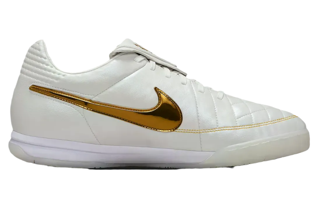 ronaldinho x nike tiempo legend touch of gold 1