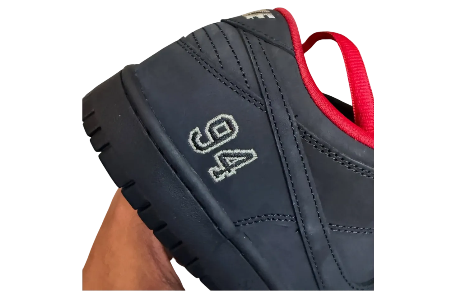 supreme x nike sb dunk low 94 black 2025 10
