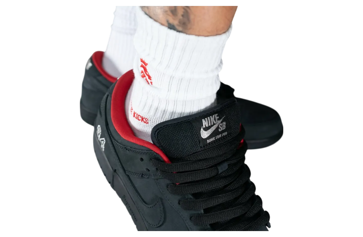 supreme x nike sb dunk low 94 black 2025 5