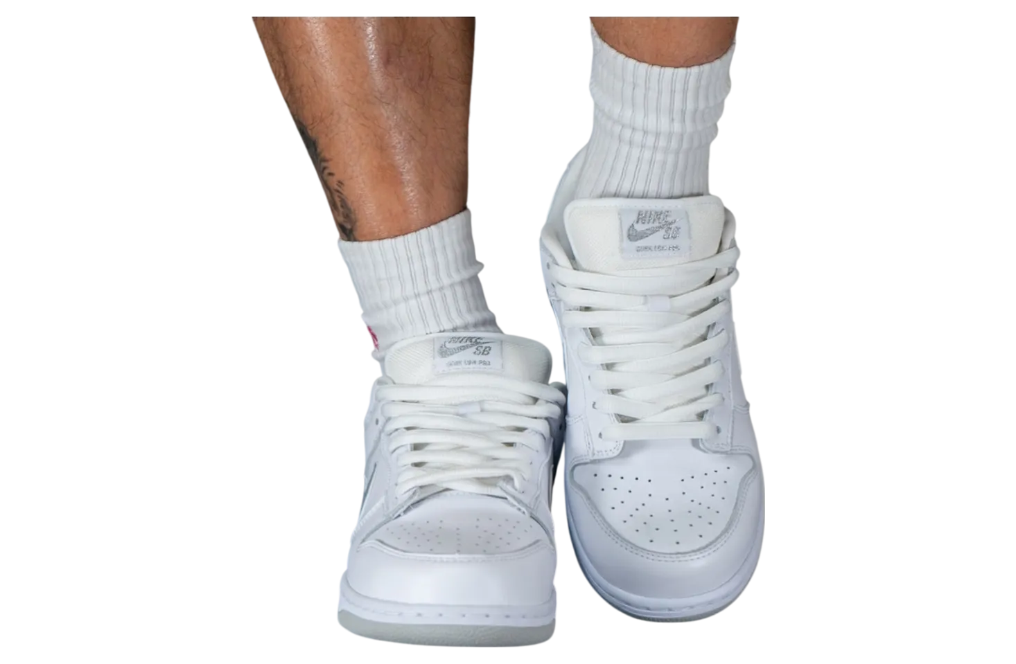 supreme x nike sb dunk low white metallic silver white 6